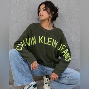 Calvin Klein Jeans green olive crewneck sweater oversized yellow logo medium
